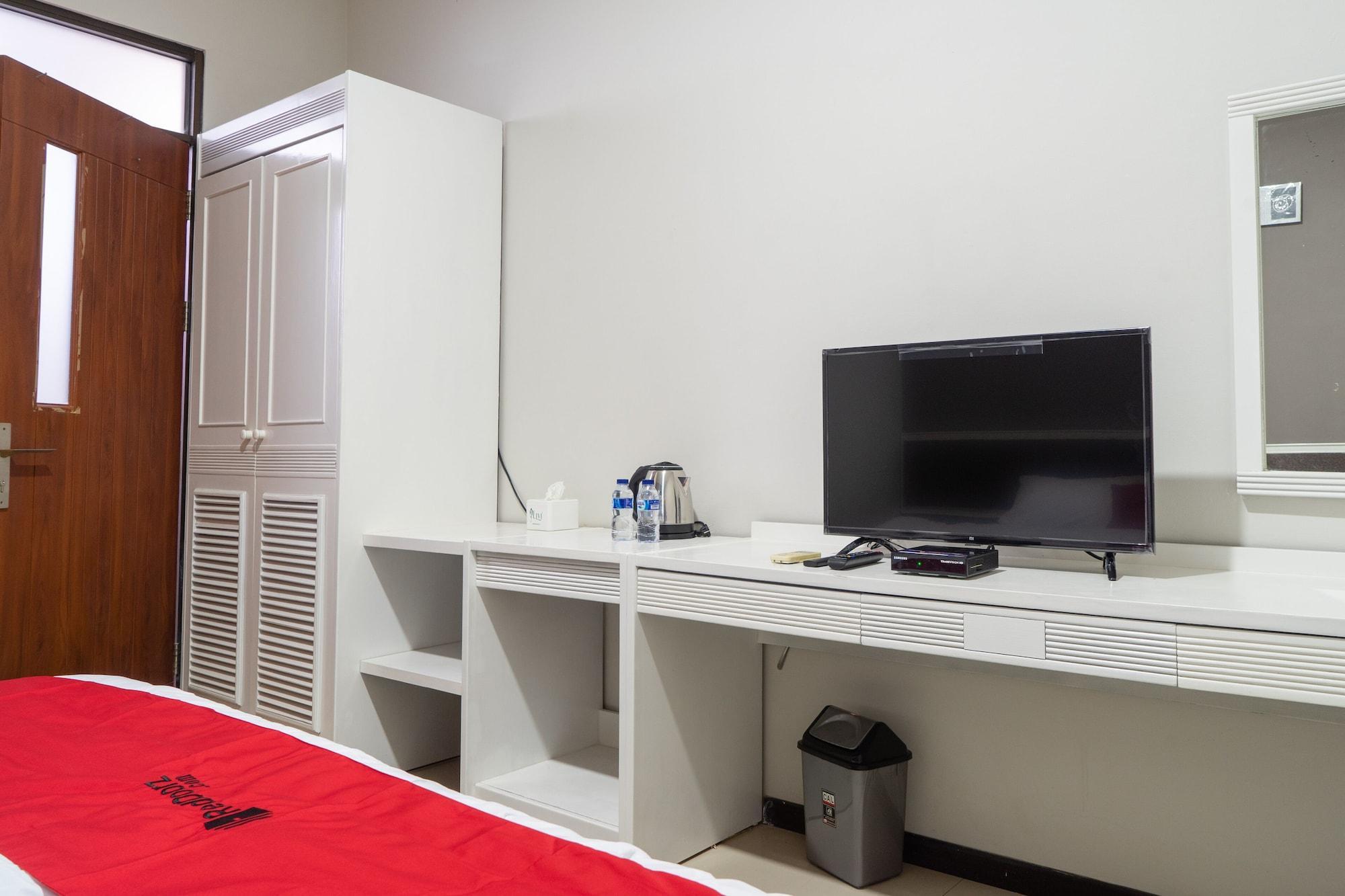 Reddoorz Plus @ Sawah Besar Jakarta Kültér fotó