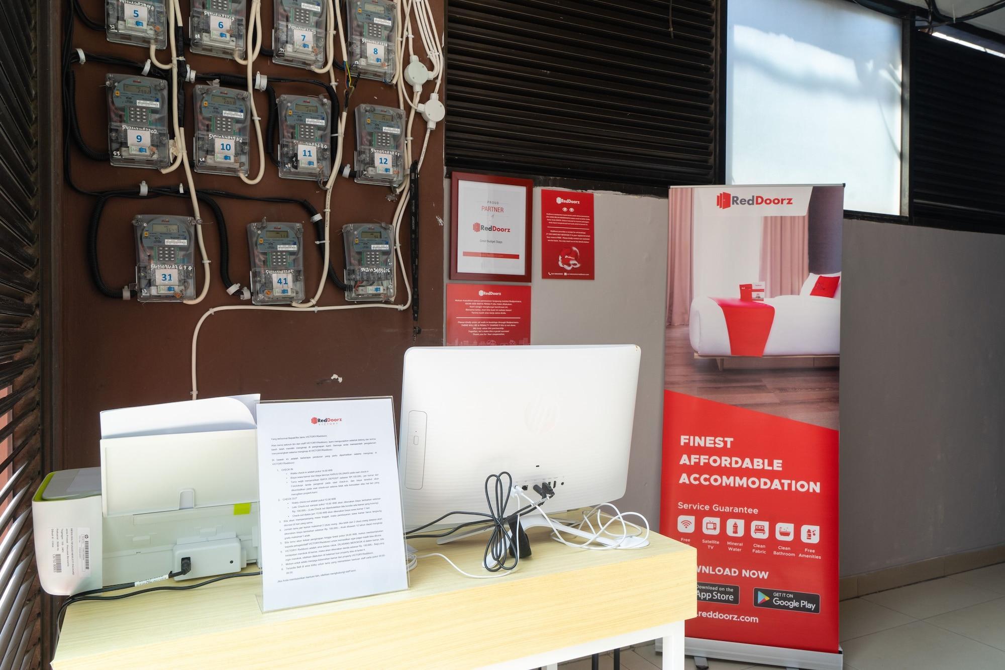 Reddoorz Plus @ Sawah Besar Jakarta Kültér fotó